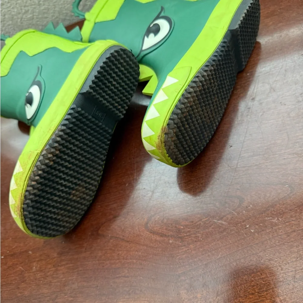 🎄3/$15 Green Kids Rain Boots - Picture 5 of 5